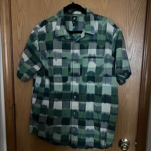 Men's Green Plaid Shirt - Mountain Hardware - like new condition - Sz XL